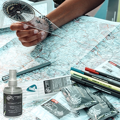 Stylos, spray, lingettes de nettoyage